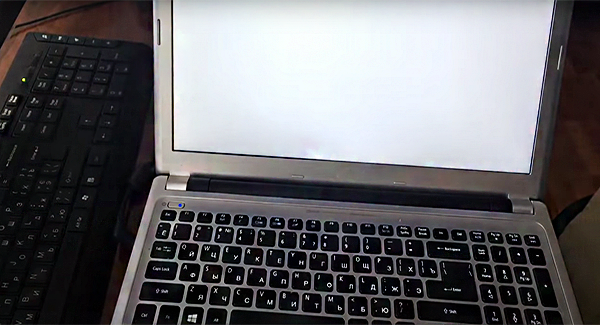 Чёрный экран на ноутбуке